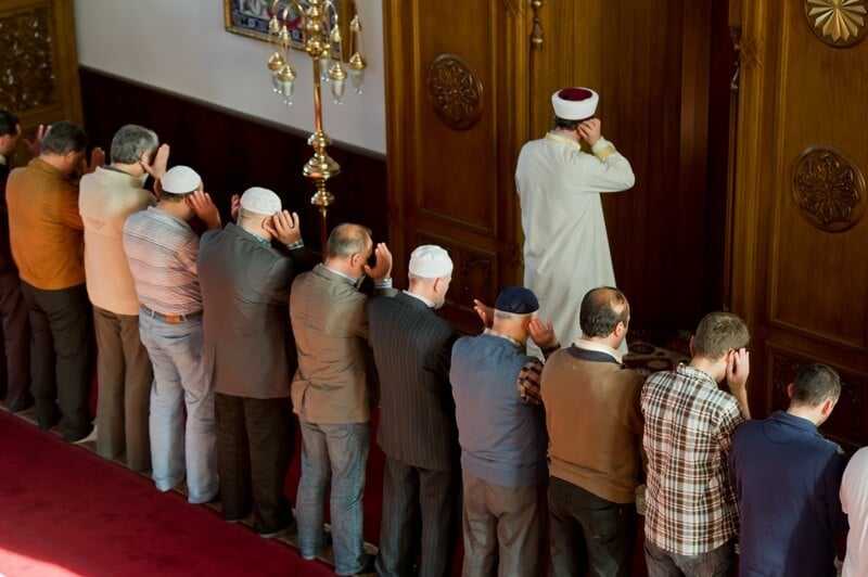Namazsız Yaşanamaz!